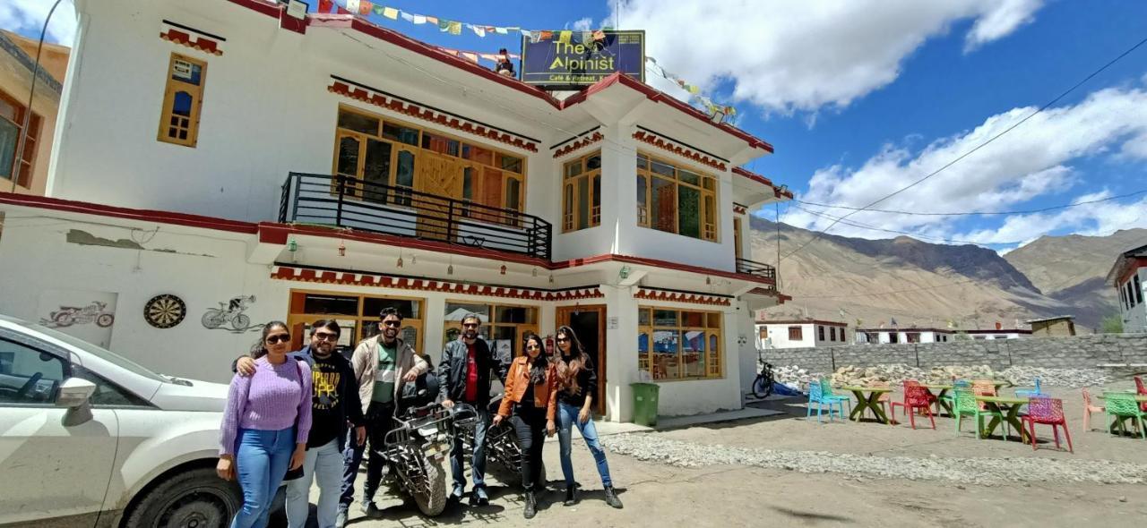 The Alpinist Cafe And Retreat Hotel Kaza Eksteriør billede