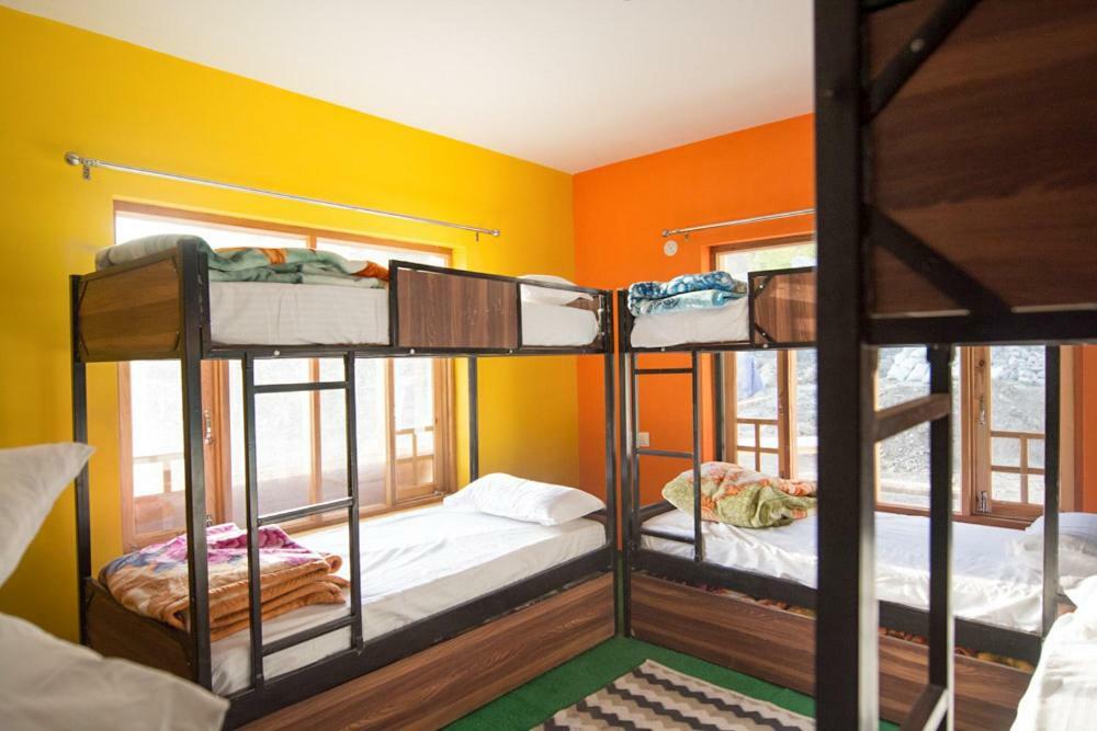The Alpinist Cafe And Retreat Hotel Kaza Eksteriør billede