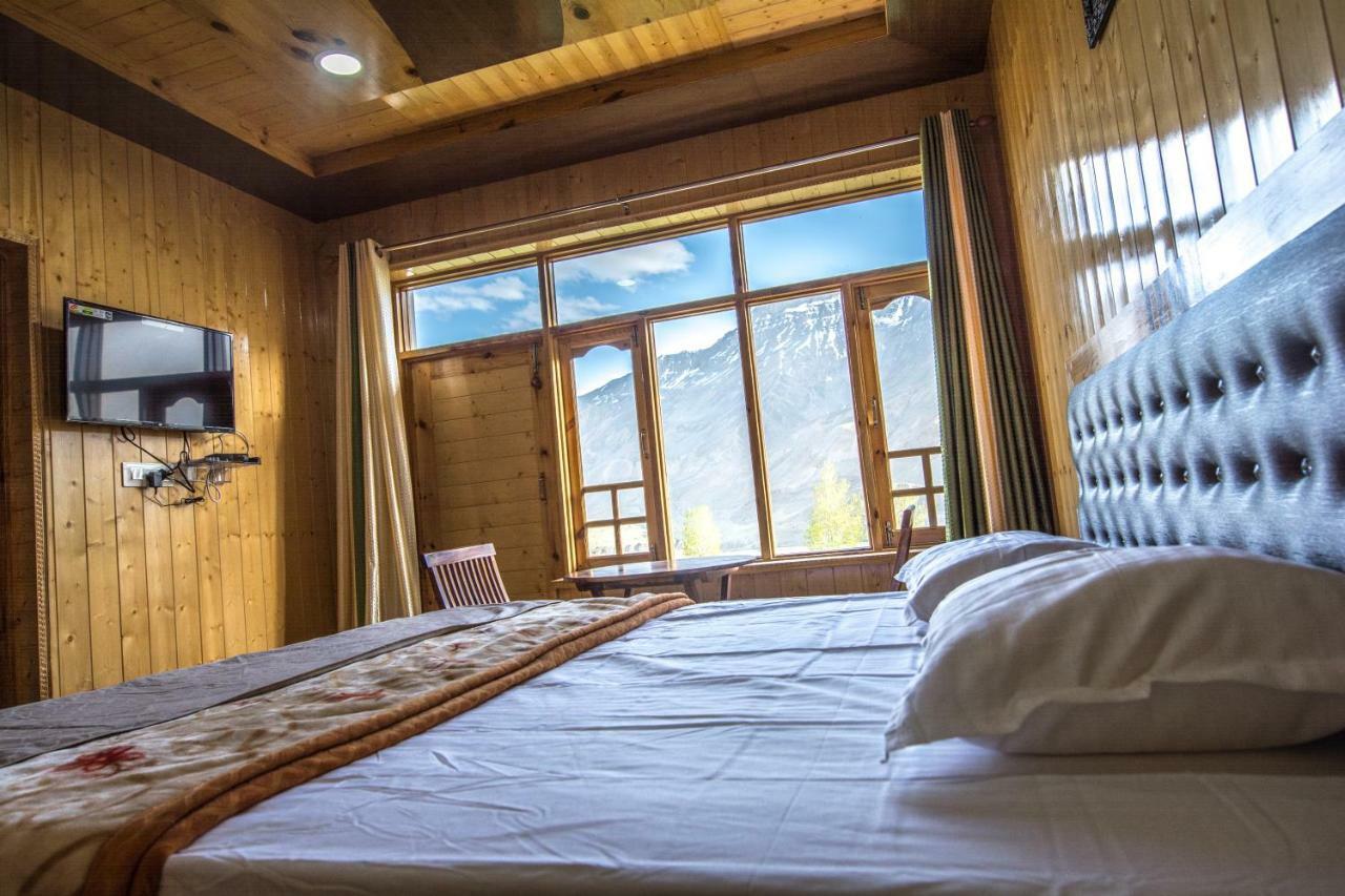 The Alpinist Cafe And Retreat Hotel Kaza Eksteriør billede